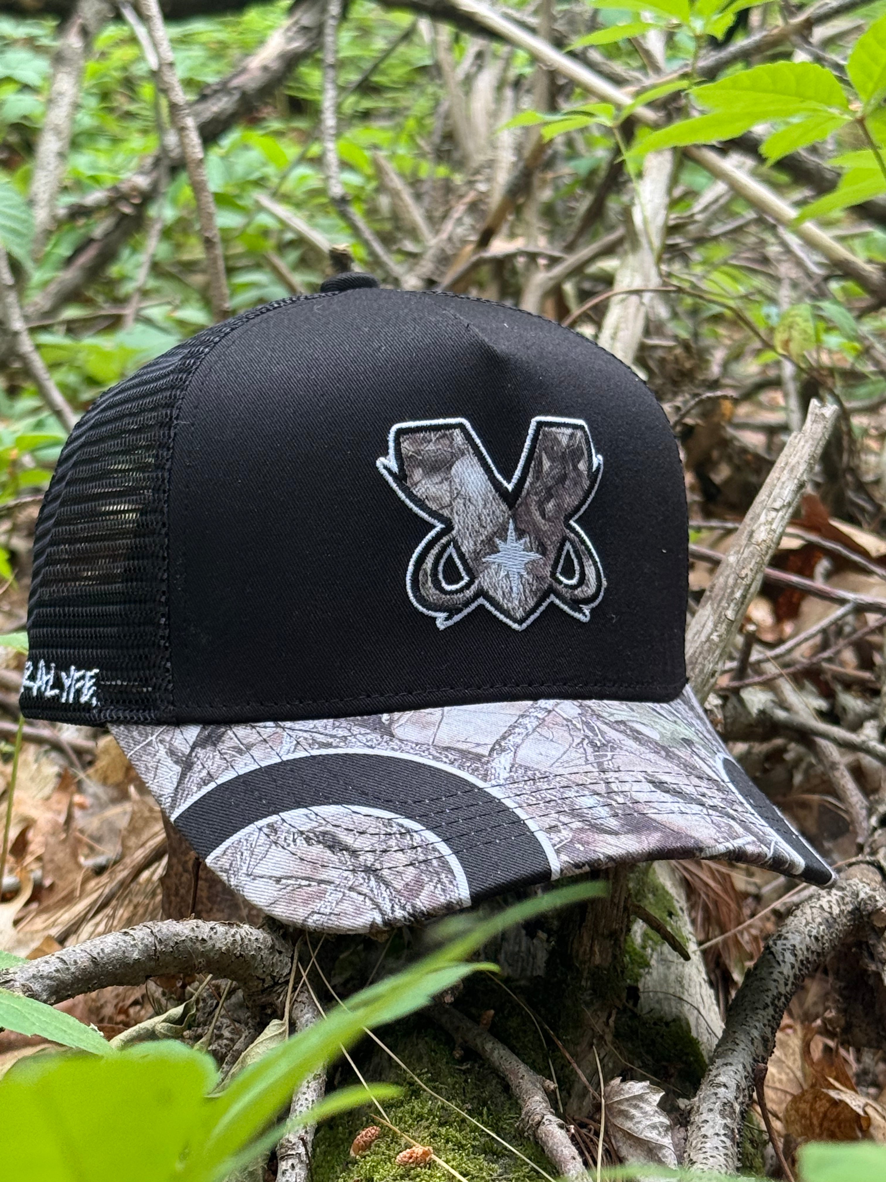 WOODLAND CAMO TRUCKER HAT